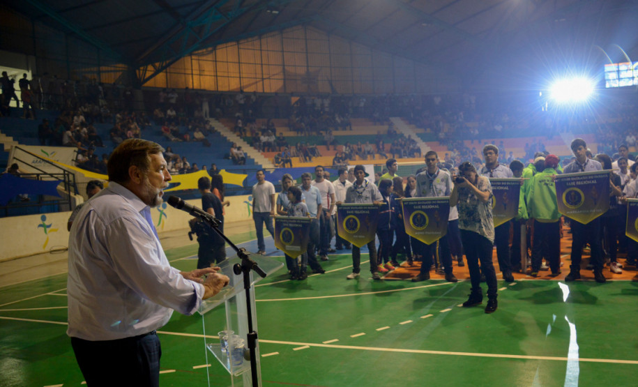 Começa a 2ª Fase Regional dos Jogos Escolares O governador em exercício Flávio Arns, abre oficialmente a segunda etapa dos 60.º Jogos Escolares do Paraná, no ginásio de esportes Luiz Augusto Zin. Arapongas, 20/05/2013.