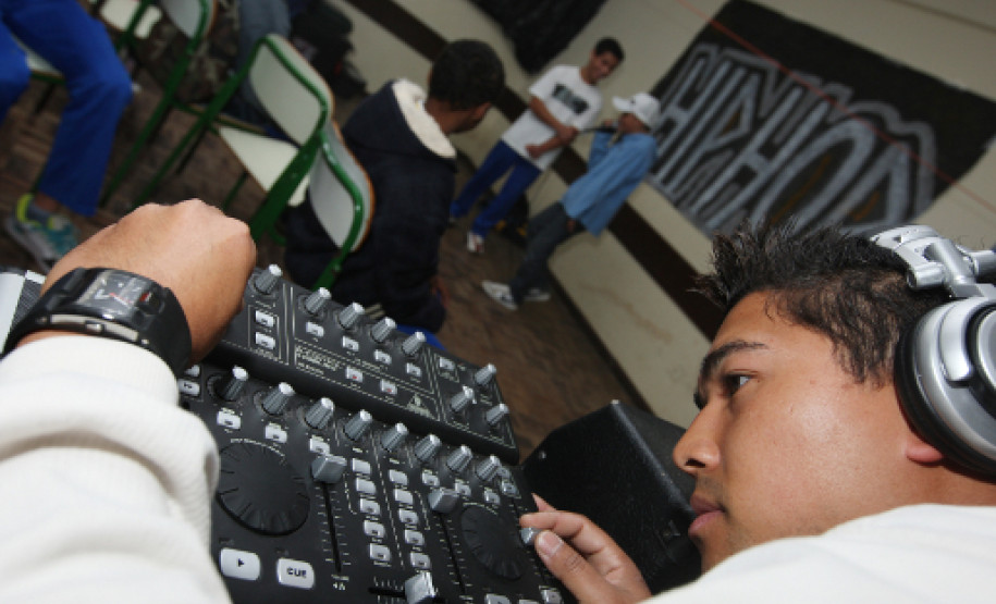Escola realiza Feira do Conhecimento