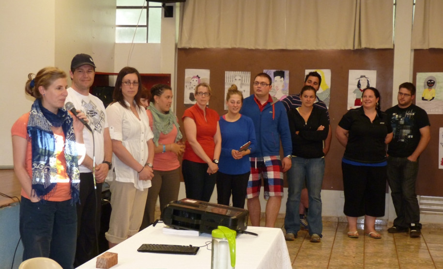 Jovens agricultores do Canada vieram conhecer a estrutura física e pedagógica de uma instituição de ensino em tempo integral.