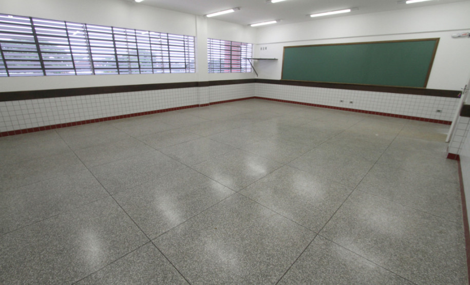 Centro Estadual de Educação Profissional de Terra Roxa. Sala de aulas.
Terra Roxa, 03-04-13.