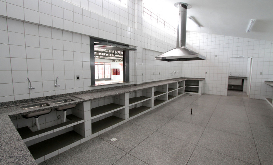 Centro Estadual de Educação Profissional de Terra Roxa. Cozinha.
Terra Roxa, 03-04-13.