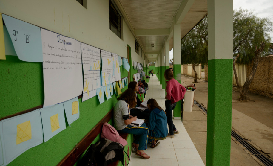 Instalações antigas do Colégio Estadual Orestes Preima, na localidade de Linha Esperança. O Governo do Paraná está construindo uma nova sede que trará mais conforto à comunidade escolar local. Prudentópolis, 14/05/2013.