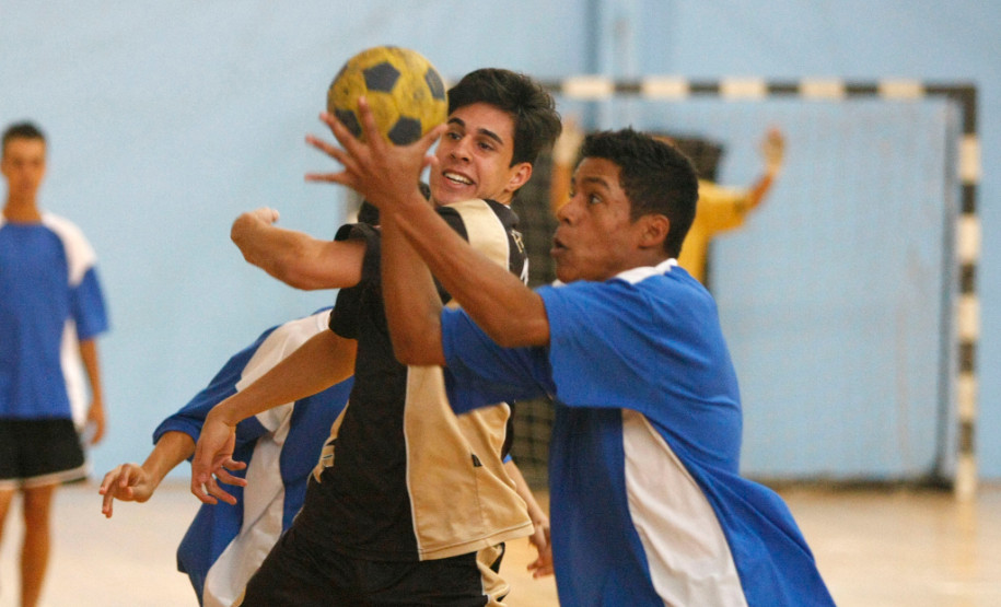 Começa a macrorregional dos Jogos Escolares 14-05-13 - Jogos Escolares, jogo de Handebol.