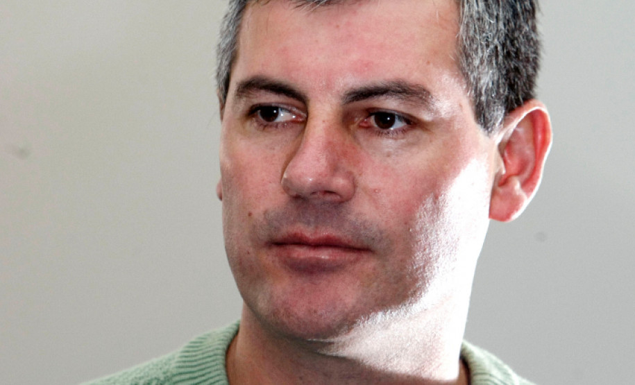 29-05-13 - Empreiteiro Alvir Lopes da construtora Alvir Lopes LTDA, falando sobre as obras que a empresa ganhou nas licitações.