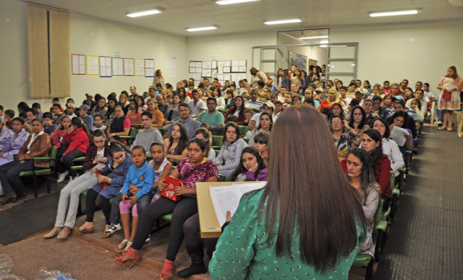 Participaram do evento cerca de 200 pessoas, entre pais, alunos, professores, membros da Associação de Pais, Mestres e Funcionários e do Conselho Escolar.