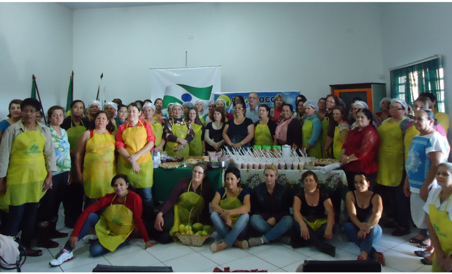 Curso é resultado do apoio do Governo do Paraná à agricultura familiar com a aquisição de gêneros alimentícios para a merenda escolar.
