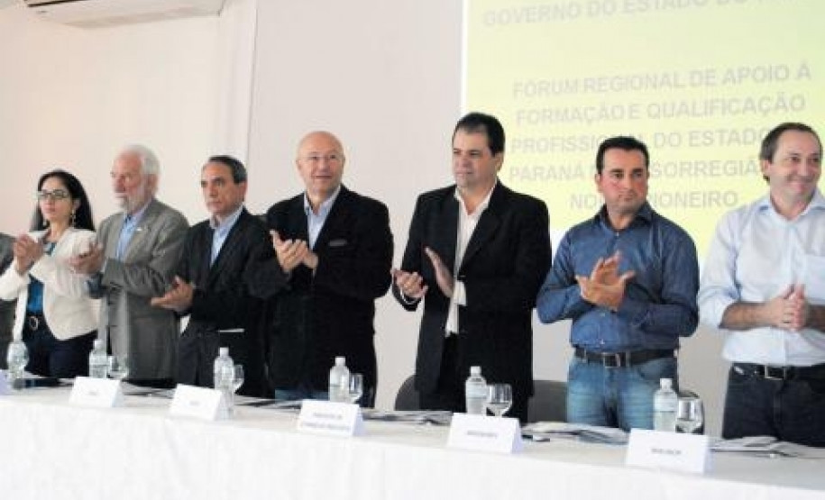 A meta é mobilizar os segmentos da Educação do Estado para que todos os municípios recebam os investimentos dos cursos da qualificação profissional.