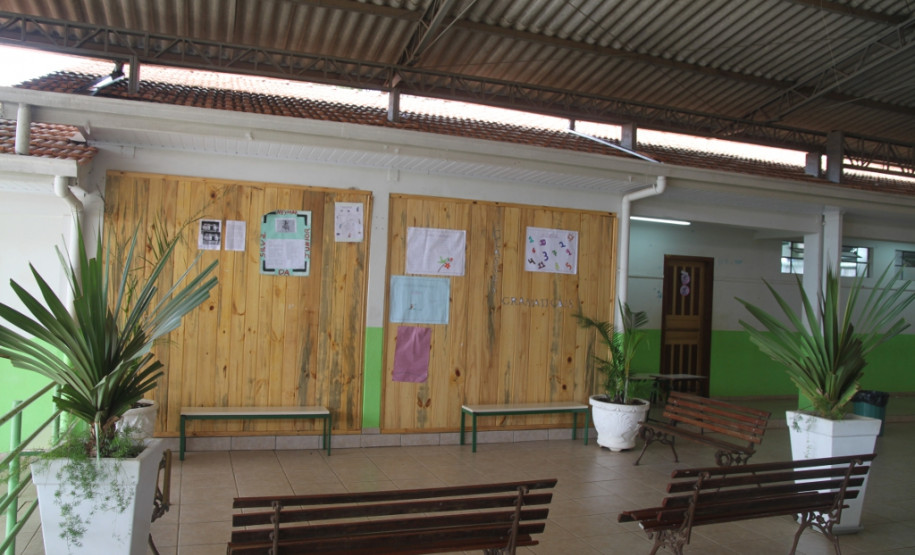 Além da importância de uma mais escola agradável, os conhecimentos sobre os conteúdos da matemática, da biologia, da sociologia, da filosofia foram contextualizados nas atividades desenvolvidas no paisagismo no colégio, bem como a conscientização de todos os alunos com relação à valorização e cuidado com o meio ambiente.