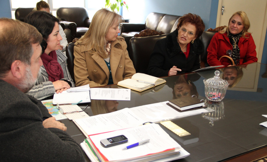 Secretário recebe dirigentes da Undime