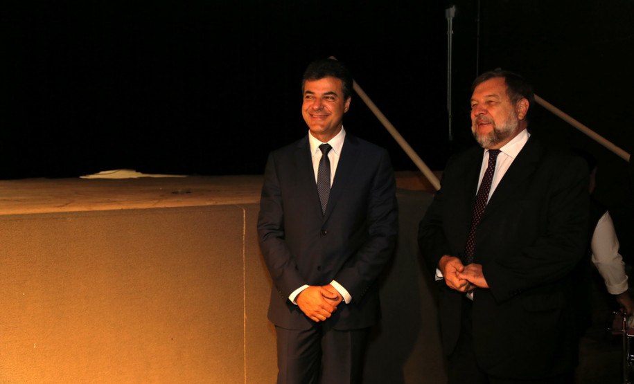 Educação foi destaque, com obras em escolas, valorização dos professores, melhorias no transporte escolar e na merenda dos estudantes. <br />
<br />
Veja mais fotos em: <a href=" http://www.flickr.com/photos/flavioarns/sets/72157634044005051/" target="_blank"> http://www.flickr.com/photos/flavioarns/</a>