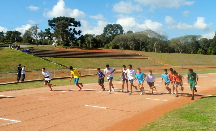 Jogos Escolares do Paraná definem finalistas Final da categoria B acontece em Guarapuava, de 28 de junho a 06 de julho. Já categoria A será entre os dias 09 a 17 de agosto, em Foz do Iguaçu.
