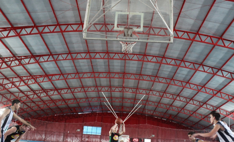 Jogos Escolares do Paraná definem finalistas Final da categoria B acontece em Guarapuava, de 28 de junho a 06 de julho. Já categoria A será entre os dias 09 a 17 de agosto, em Foz do Iguaçu.