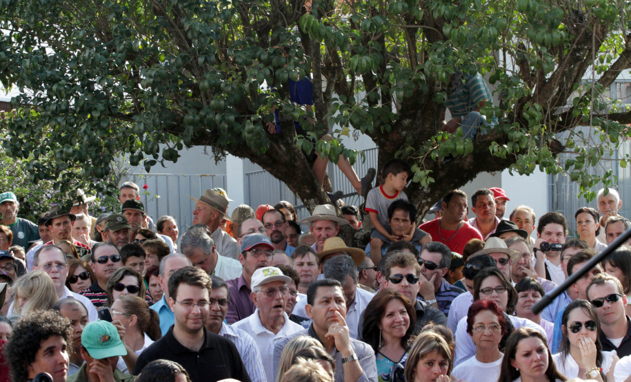 Richa entrega escola em Mangueirinha e anuncia construção de escola indígenaRicha entrega escola em Mangueirinha e anuncia construção de escola indígena