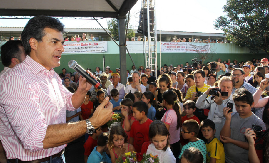 São novos prédios, reformas, um colégio e uma escola. R$ 8 milhões de recursos próprios do estado investidos nos estabelecimentos de ensino.