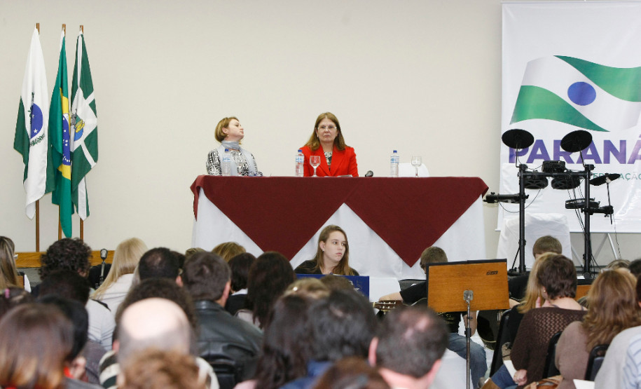 17-06-13 - Abertura do Simpósio da Rede de Educação Profissional do Ensino Médio em Foz do Iguaçu.
