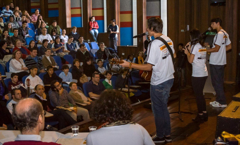 Competição selecionou trabalhos nas categorias canção, ilustração e poesia, em homenagem a Carlos Drummond de Andrade e Vinicius de Moraes.