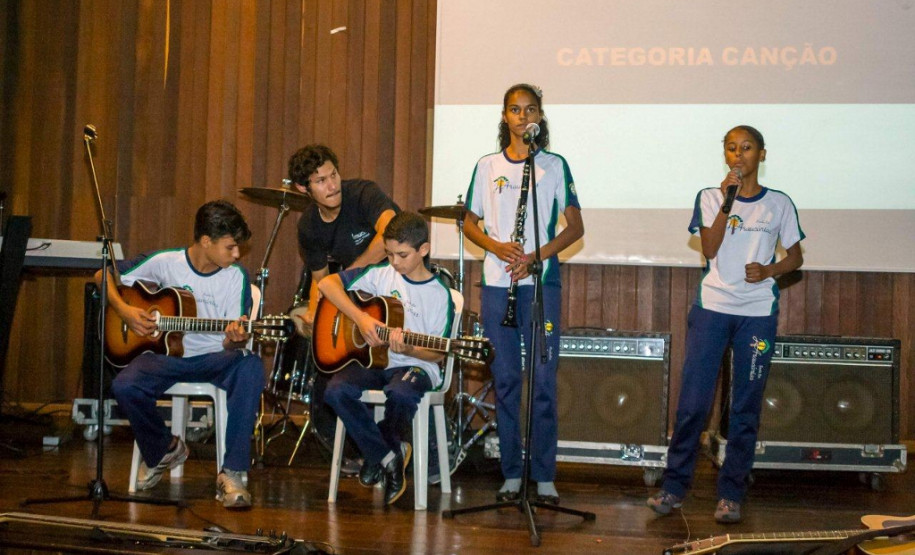 Competição selecionou trabalhos nas categorias canção, ilustração e poesia, em homenagem a Carlos Drummond de Andrade e Vinicius de Moraes.