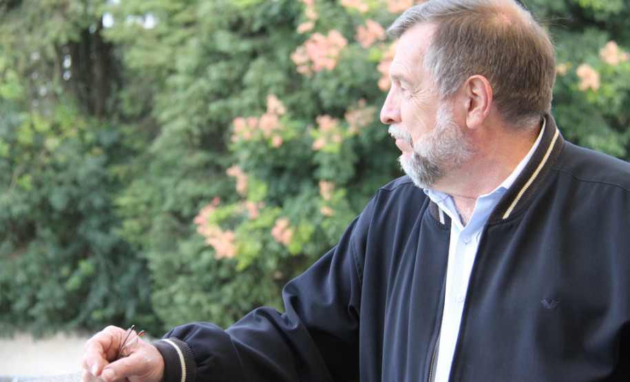 Vice-governador e secretário da Educação, Flávio Arns.<br />
<br />
Veja mais fotos em: <a href=" http://www.flickr.com/photos/flavioarns/sets/72157624750438438/" target="_blank"> http://www.flickr.com/photos/flavioarns</a>