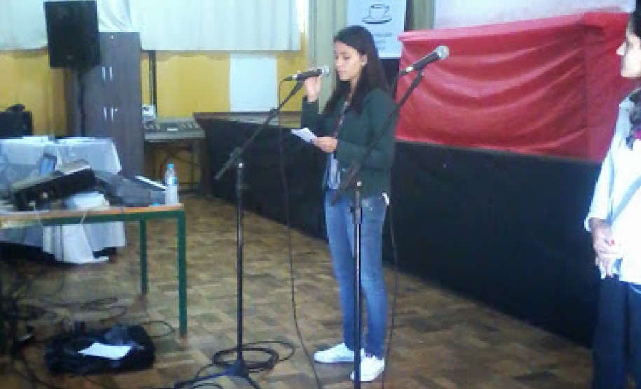 Evento trouxe palestras, poemas e trabalhos sobre autor feitos por alunos e professores de colégio em Santo Antônio do Sudoeste.