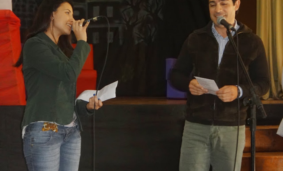 Evento trouxe palestras, poemas e trabalhos sobre autor feitos por alunos e professores de colégio em Santo Antônio do Sudoeste.