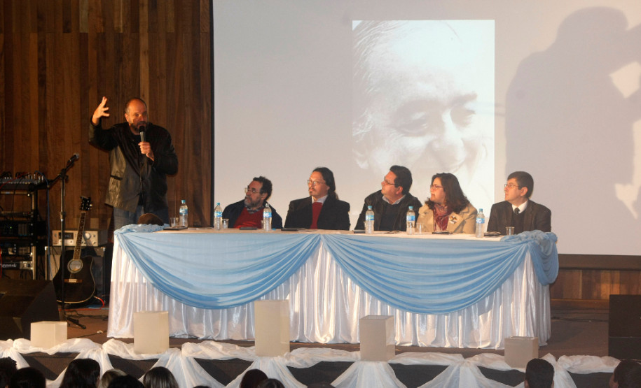 25-06-13 - CEEP Newton Freire Maia em Pinhais recebe a Mostra Estudantil Expocine Norte.