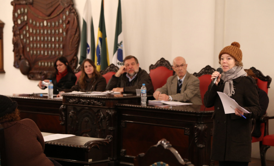 Conferências municipais estão acontecendo em todo o Paraná até o dia 10 de julho. Resultados serão levados para a Conae 2014, em Brasília.<br />
<br />
Veja mais fotos em: <a href=" http://www.flickr.com/photos/flavioarns/sets/72157634301573397/" target="_blank"> http://www.flickr.com/photos/flavioarns </a>