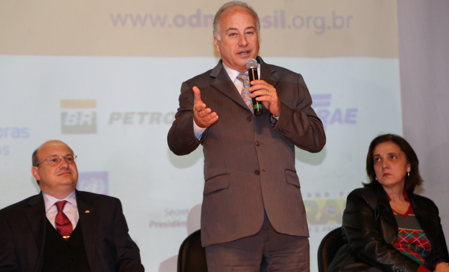 Metas foram definidas pela Organização das Nações Unidas e abrangem áreas como meio ambiente, direitos das mulheres e racismo. <br />
<br />
Veja mais fotos em: <a href="link propriamente dito" target="_blank">texto que vai aparecer</a>