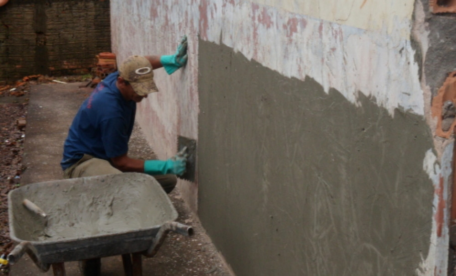 A Secretaria de Estado da Educação está investindo quase R$ 500.000,00 em reparos que vão beneficiar 1.023 alunos, além de professores e funcionários da escola.