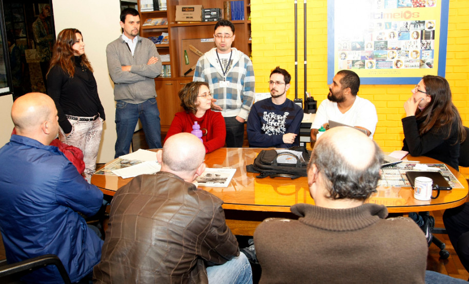 27-06-13 - Superintendente Eliane Rocha participa da semana pedagógica para os professores na Ditec e auditório do Arquivo Publico.