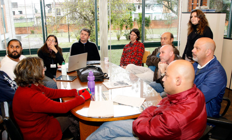 27-06-13 - Superintendente Eliane Rocha participa da semana pedagógica para os professores na Ditec e auditório do Arquivo Publico.