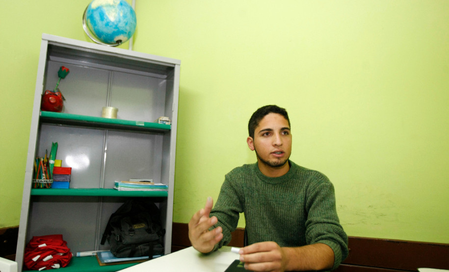 24-06-13 - Colégio Estadual João Batista Vieira em Piraquara. Na foto Leonardo Moreira dos Santos, presidente do Grêmio.