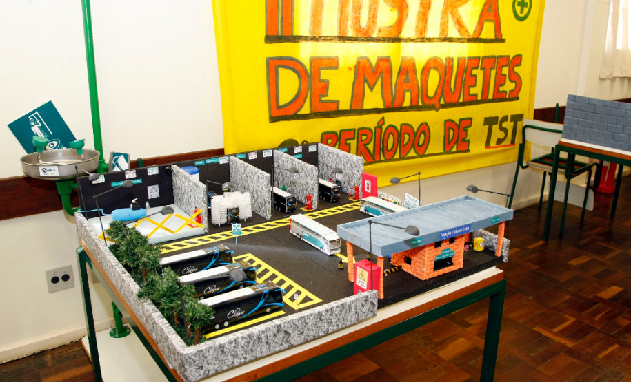 28-06-13 - Colégio Estadual Paulo Leminski, curso técnico de Segurança do Trabalho.