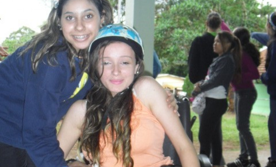 Uma das oficinas foi pensada para que a aluna cadeirante Aline Ribeiro, de 17 anos, do 2º ano do ensino médio pudesse participar. “Andar no slackline foi mais uma barreira vencida, e eu quero superar muitas outras”, disse.