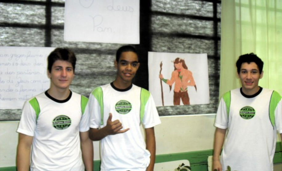 Em Maringá, evento foi uma oportunidade paras visitantes conhecerem vários trabalhos nas disciplinas, além de apresentações artísticas e esportivas.