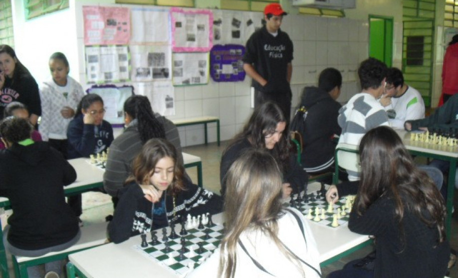 Em Maringá, evento foi uma oportunidade paras visitantes conhecerem vários trabalhos nas disciplinas, além de apresentações artísticas e esportivas.