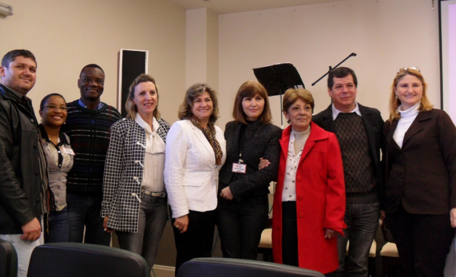 Governo assina parceria com Hospital do Câncer de Londrina, a 17ª instituição conveniada para permitir aulas a estudantes em internamento.