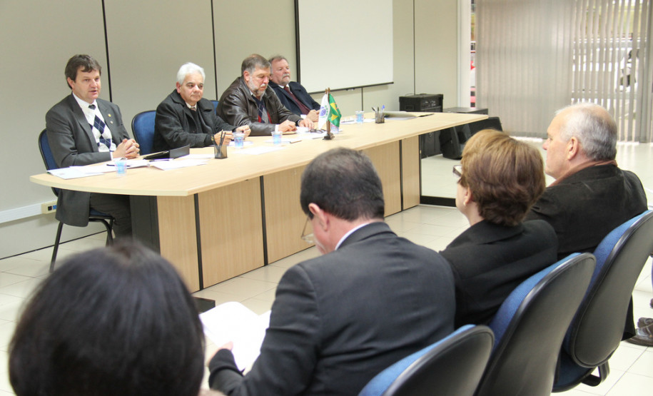Universidades estaduais e secretarias traçam ações para reverter a queda na procura por cursos de licenciatura dirigidos à formação de professores.<br />
<br />
Veja mais fotos em: <a href=" http://www.flickr.com/photos/flavioarns/sets/72157634451188274/" target="_blank"> http://www.flickr.com/photos/flavioarns/</a>