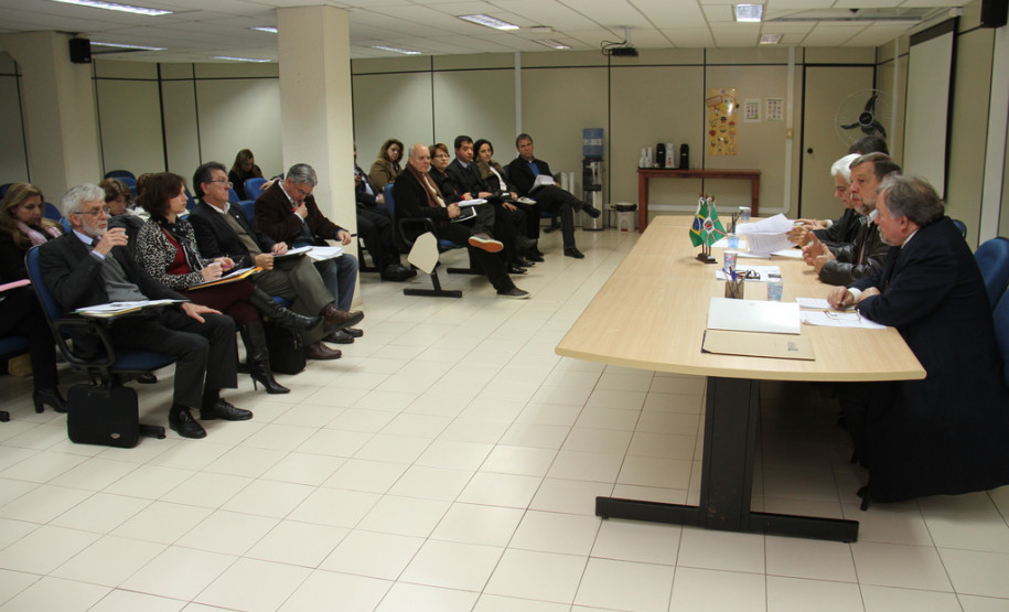 Universidades estaduais e secretarias traçam ações para reverter a queda na procura por cursos de licenciatura dirigidos à formação de professores.<br />
<br />
Veja mais fotos em: <a href=" http://www.flickr.com/photos/flavioarns/sets/72157634451188274/" target="_blank"> http://www.flickr.com/photos/flavioarns/</a>