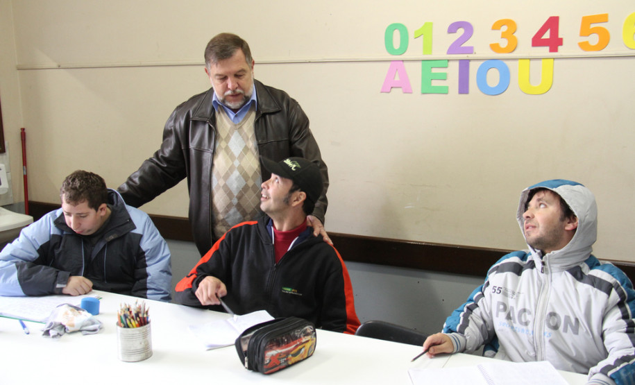 APAE Amor Perfeito<br />
<br />
Veja mais fotos em: <a href=" http://www.flickr.com/photos/flavioarns/sets/72157634483519081/" target="_blank"> http://www.flickr.com/photos/flavioarns/</a>