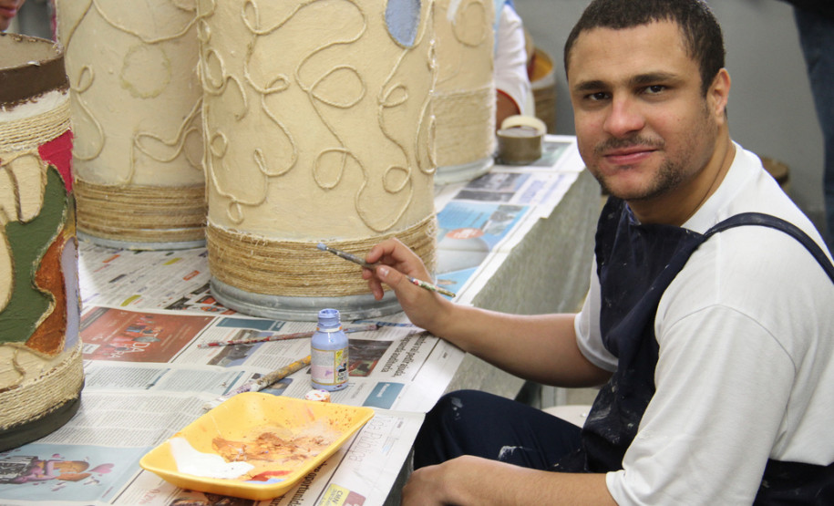 APAE Amor Perfeito<br />
<br />
Veja mais fotos em: <a href=" http://www.flickr.com/photos/flavioarns/sets/72157634483519081/" target="_blank"> http://www.flickr.com/photos/flavioarns/</a>