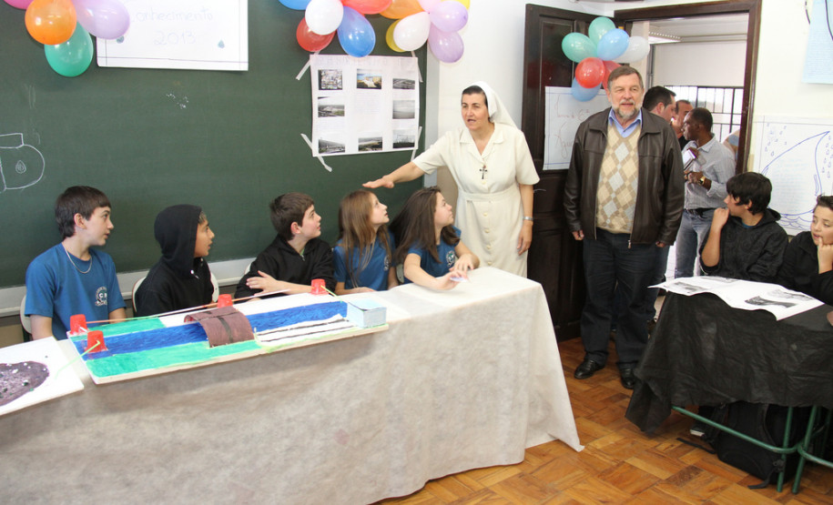 Colégio Estadual da Colônia Murici <br />
<br />
Veja mais fotos em: <a href=" http://www.flickr.com/photos/flavioarns/sets/72157634484041619/" target="_blank"> http://www.flickr.com/photos/flavioarns/</a>