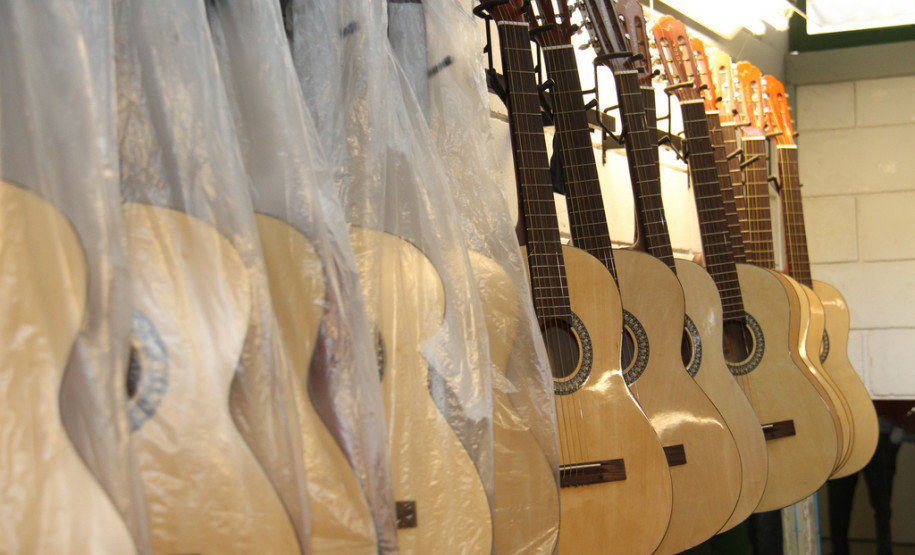 Colégio Estadual Professora Angelina Annamaria Cônsolo do Prado <br />
<br />
Veja mais fotos em: <a href=" http://www.flickr.com/photos/flavioarns/sets/72157634484014271/" target="_blank"> http://www.flickr.com/photos/flavioarns/ </a>