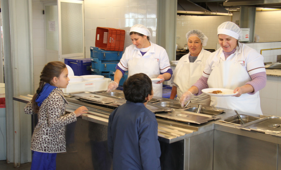 Colégio Estadual Professora Angelina Annamaria Cônsolo do Prado <br />
<br />
Veja mais fotos em: <a href=" http://www.flickr.com/photos/flavioarns/sets/72157634484014271/" target="_blank"> http://www.flickr.com/photos/flavioarns/ </a>