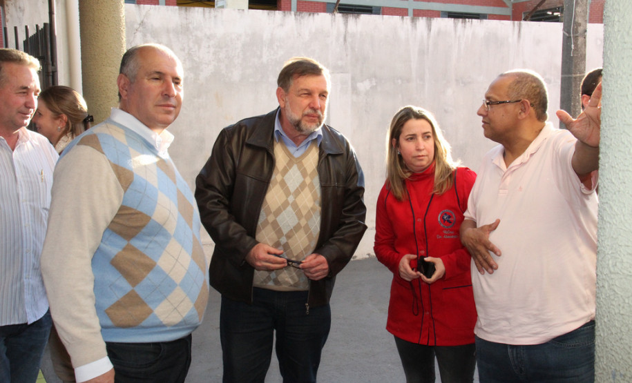 Colégio Estadual São Cristóvão <br />
<br />
Veja mais fotos em: <a href=" http://www.flickr.com/photos/flavioarns/sets/72157634484801117/" target="_blank"> http://www.flickr.com/photos/flavioarns/ </a>