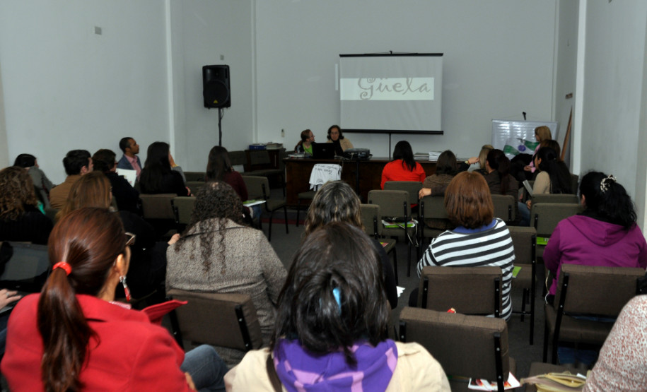 Secretaria capacita professores do ProJovem Urbano