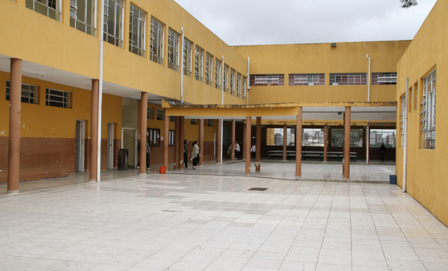 Visita ao Colégio Guido Straube em 2011. Foto de arquivo.<br />
<br />
Veja mais fotos em: <a href=" http://www.flickr.com/photos/flavioarns/sets/72157626070855151/with/5497124875/" target="_blank"> http://www.flickr.com/photos/flavioarns/</a>