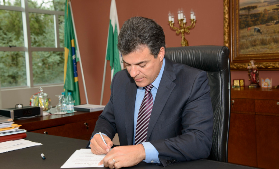 Projeto de lei do poder executivo foi aprovado nesta terça-feira (9) em redação final e agora segue para sanção do governador Beto Richa.