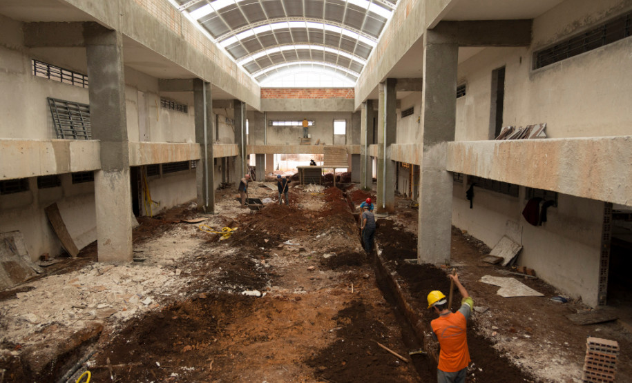 Centro Estadual de Educação Profissional. Fazenda Rio Grande, 21/06/2013.