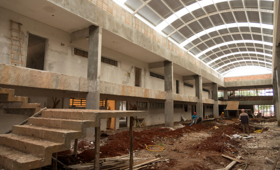 Centro Estadual de Educação Profissional. Fazenda Rio Grande, 21/06/2013.