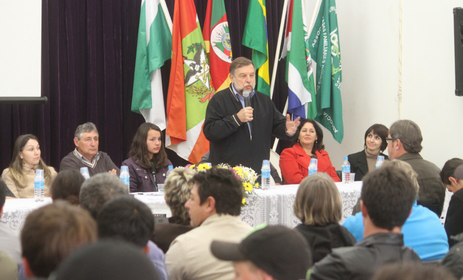 Mostra selecionou 30 trabalhos de estudantes que irão participar da Semana de Festividades, na cidade de Lyon, França, no final do ano.<br />
<br />
Veja mais fotos em: <a href="http://www.flickr.com/photos/flavioarns/sets/72157634667385647/" target="_blank">http://www.flickr.com/photos/flavioarns/</a>
